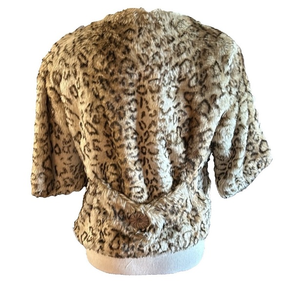 VNG Cheetah print faux fur formal coat in small medium. - Picture 2 of 10